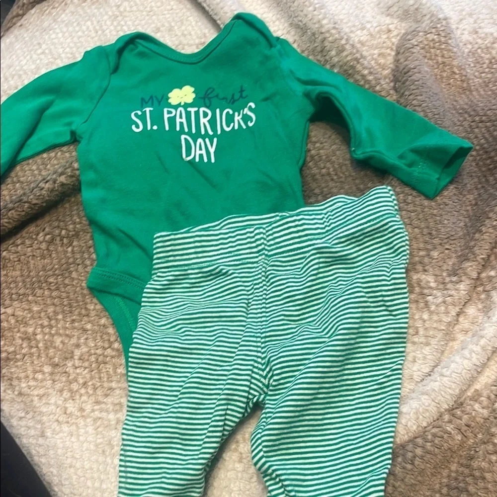 🩷 3/$18 st Patrick’s day Carter's Green Baby Onesie